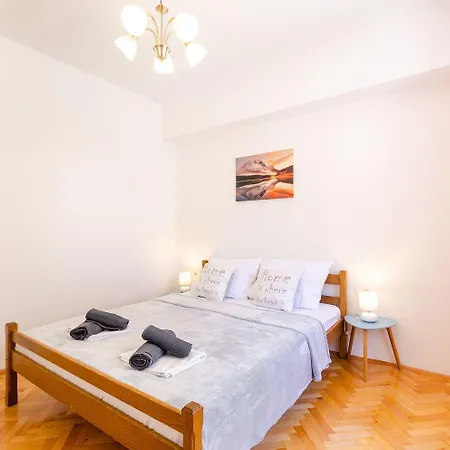 Charmantes Nur 200 Meter Zum Sandstrand Mit Meerblick, Parkplatz, Klima Apartment *