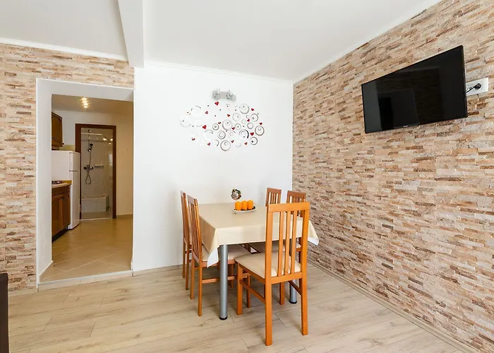 Apartment Charmantes Nur 200 Meter Zum Sandstrand Mit Meerblick, Parkplatz, Klima *